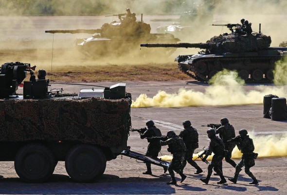 Taiwán afirma que sus ejercicios militares y arsenal es para enfrentar la 'amenaza' que representa China. Taiwán afirma que sus ejercicios militares y arsenal es para enfrentar la 'amenaza' que representa China.