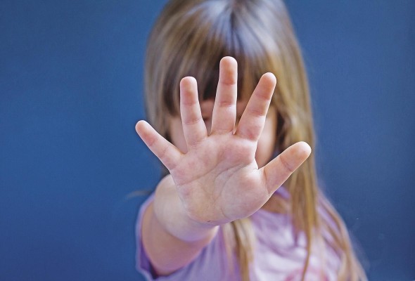 Según la OMS, frecuentemente la disciplina es confundida con el castigo. Según la OMS, frecuentemente la disciplina es confundida con el castigo.