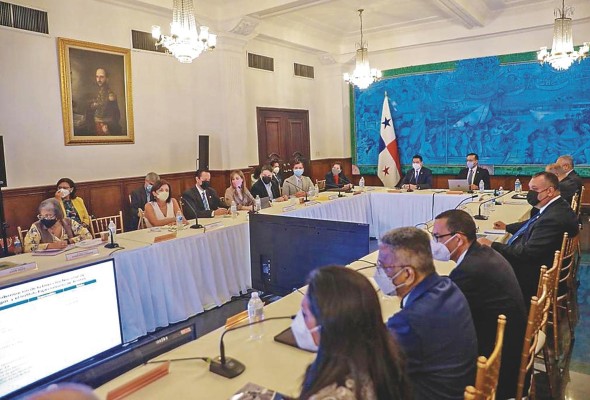 Se discute crear una nueva ley que estipule el procedimiento de compra de medicamentos. Se discute crear una nueva ley que estipule el procedimiento de compra de medicamentos.