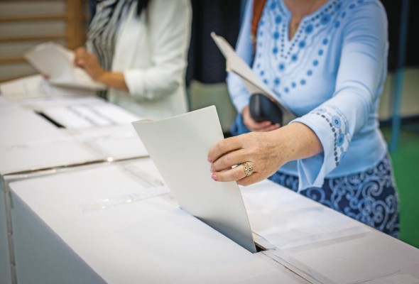 En la medida en que los sistemas democráticos no gestionen el recrudecimiento de la desigualdad, el aumento del desempleo y la pobreza, el conflicto y la tensión arreciarán. En la medida en que los sistemas democráticos no gestionen el recrudecimiento de la desigualdad, el aumento del desempleo y la pobreza, el conflicto y la tensión arreciarán.