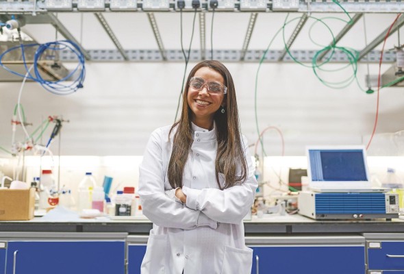 La ciencia brinda la oportunidad de comprender realidades, dar soluciones a problemas y hacer descubrimientos que permiten mejorar la vida de las sociedades. La ciencia brinda la oportunidad de comprender realidades, dar soluciones a problemas y hacer descubrimientos que permiten mejorar la vida de las sociedades.