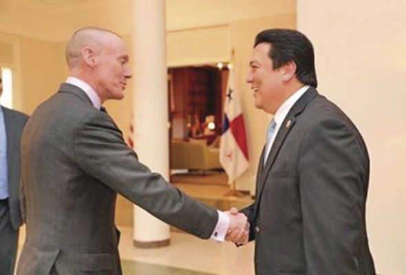 El encuentro se dio en la sede diplomática del país norteamericano. El encuentro se dio en la sede diplomática del país norteamericano.