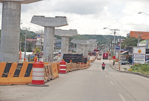 El crecimiento de la población en los distritos de Arraiján y La Chorrera ha llevado a la construcción de la Línea 3 del Metro de Panamá. El crecimiento de la población en los distritos de Arraiján y La Chorrera ha llevado a la construcción de la Línea 3 del Metro de Panamá.