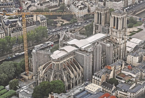 Su edificación comenzó en el año 1163. Su edificación comenzó en el año 1163.