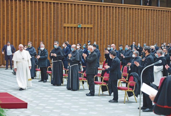 Se ha implementado un importante plan de ajuste con una reducción total de gastos prevista del 8%. Se ha implementado un importante plan de ajuste con una reducción total de gastos prevista del 8%.