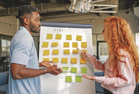El 'brainstorming' es relevante en las empresas. El 'brainstorming' es relevante en las empresas.