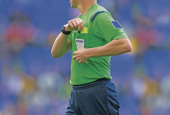 Señalar una segunda tarjeta amarilla en la definición de la tanda de penales no significará para el jugador roja y expulsión, pues no es parte del tiempo de juego. Señalar una segunda tarjeta amarilla en la definición de la tanda de penales no significará para el jugador roja y expulsión, pues no es parte del tiempo de juego.