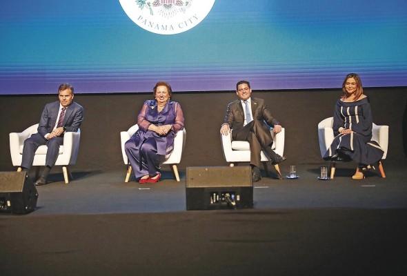 John Barret, Maricarmen Aponte, José Gabriel Carrizo y Janaina Tewanei John Barret, Maricarmen Aponte, José Gabriel Carrizo y Janaina Tewanei