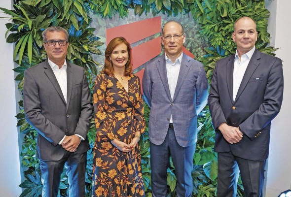 Juan Octavio Díaz, Gisela Sánchez, Ramón Chiari Brin y Miguel Bolinaga Juan Octavio Díaz, Gisela Sánchez, Ramón Chiari Brin y Miguel Bolinaga