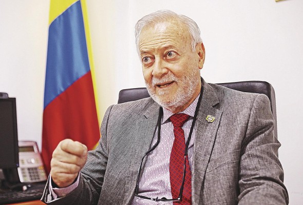 Pacheco es autor del análisis literario para escolares, de 200 obras de la literatura universal. Pacheco es autor del análisis literario para escolares, de 200 obras de la literatura universal.