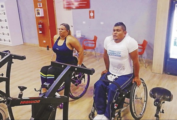 Iveth Valdés, paratleta, junto a Gertrudis Ortega, ganador de la medalla de bronce en los Juegos Parapanamericanos 2019. Iveth Valdés, paratleta, junto a Gertrudis Ortega, ganador de la medalla de bronce en los Juegos Parapanamericanos 2019.