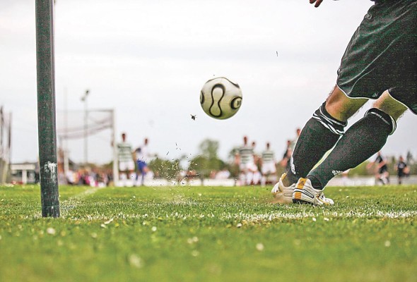 Un escenario complejo para el fútbol, que ha generado una discusión amplia en torno a la materia. Un escenario complejo para el fútbol, que ha generado una discusión amplia en torno a la materia.