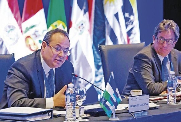 El presidente ejecutivo de CAF , Luis Carranza. El presidente ejecutivo de CAF , Luis Carranza.