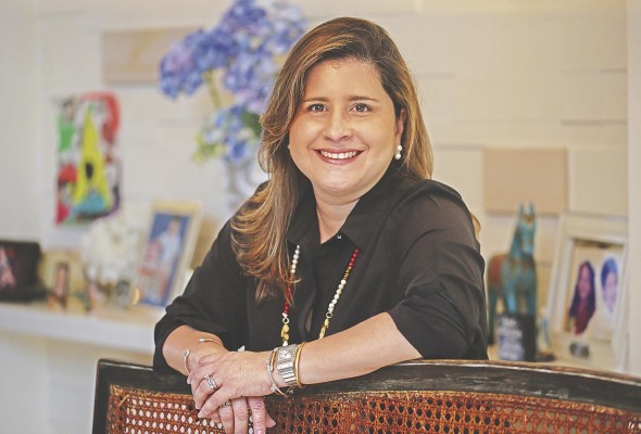 Vivian Carles lidera el equipo de Bimbo Panamá desde la Gerencia General. Vivian Carles lidera el equipo de Bimbo Panamá desde la Gerencia General.