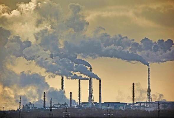 La contaminación ambiental se caracteriza por excesos de polvo, sustancias tóxicas, y gases de escape que causan asma y bronquitis. La contaminación ambiental se caracteriza por excesos de polvo, sustancias tóxicas, y gases de escape que causan asma y bronquitis.