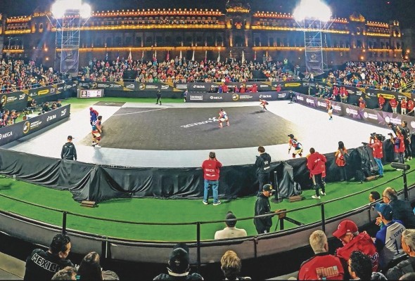 El mundial de esta modalidad llevó mucho público al Zócalo de México, donde se efectuó el torneo. El mundial de esta modalidad llevó mucho público al Zócalo de México, donde se efectuó el torneo.