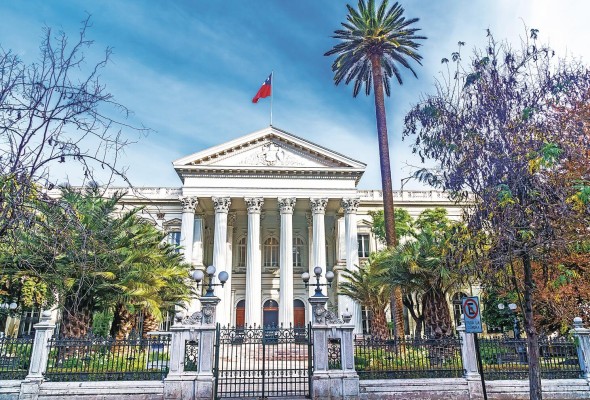 Chile aprobó el proyecto que regula el matrimonio de parejas del mismo sexo. Chile aprobó el proyecto que regula el matrimonio de parejas del mismo sexo.