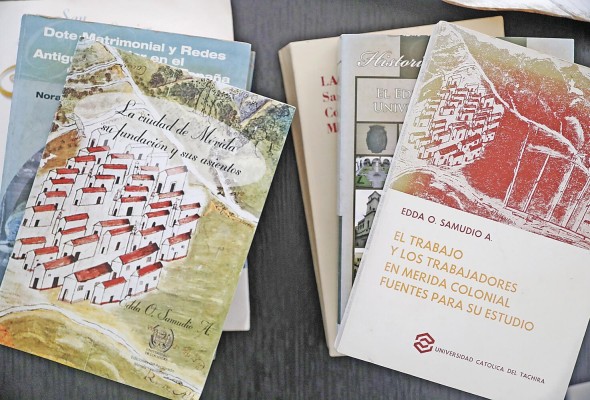 Edda Samudio inició un proyecto de investigación sobre las mujeres que lucharon para lograr el sufragio, al regresar a su país natal, Panamá. Edda Samudio inició un proyecto de investigación sobre las mujeres que lucharon para lograr el sufragio, al regresar a su país natal, Panamá.