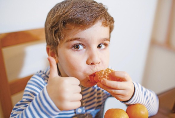 Menores de 10 años deben consumir hasta 40 mg de vitamina C al día. Menores de 10 años deben consumir hasta 40 mg de vitamina C al día.