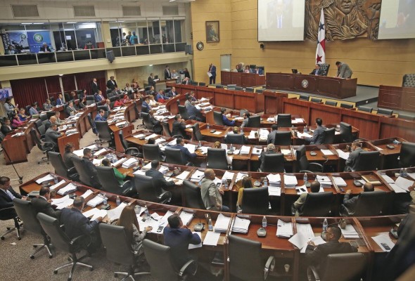 El proyecto que modifica la ley deberá ser remitido al Ejecutivo para su sanción o veto. El proyecto que modifica la ley deberá ser remitido al Ejecutivo para su sanción o veto.