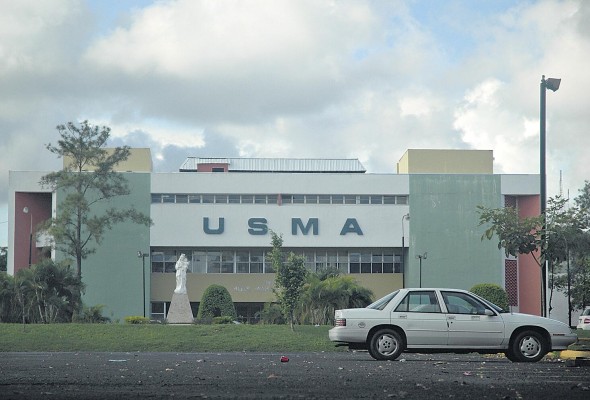 La Usma tiene un total de 4 mil estudiantes y 600 docentes activos en las plataformas remotas. La Usma tiene un total de 4 mil estudiantes y 600 docentes activos en las plataformas remotas.