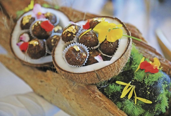 Cocada negra con pepitas de marañón, favorito de Manuel Amador Guerrero Cocada negra con pepitas de marañón, favorito de Manuel Amador Guerrero