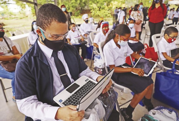 El Ministerio de Educación anunció que el año escolar 2022 en Panamá comenzará el 7 de marzo y terminará el 16 de diciembre. El Ministerio de Educación anunció que el año escolar 2022 en Panamá comenzará el 7 de marzo y terminará el 16 de diciembre.
