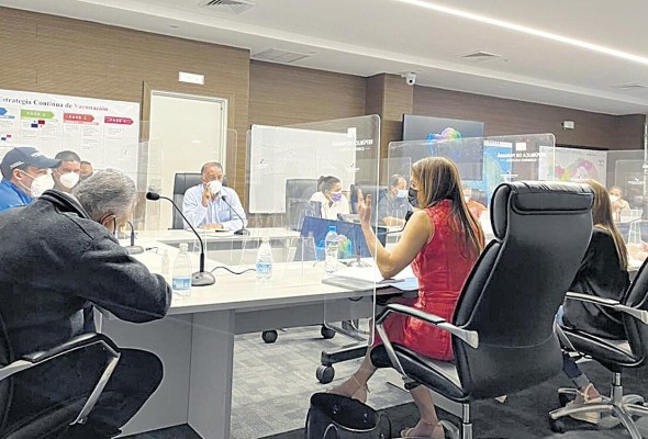 El vicepresidente Carrizo, instruyó a varios ministros de Estado a coordinar la ayuda. El vicepresidente Carrizo, instruyó a varios ministros de Estado a coordinar la ayuda.