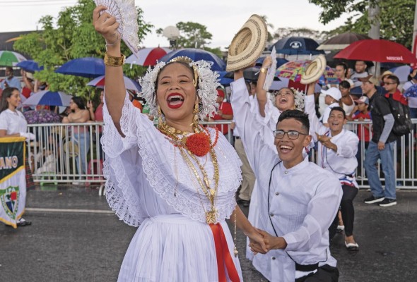La saloma es una expresión vocal gutural propia del campesino panameño. La denominación proviene de los cronistas españoles de la conquista. La saloma es una expresión vocal gutural propia del campesino panameño. La denominación proviene de los cronistas españoles de la conquista.