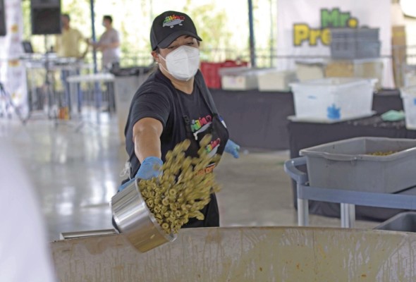 Se requiere de una gran cantidad de ingredientes. Se requiere de una gran cantidad de ingredientes.
