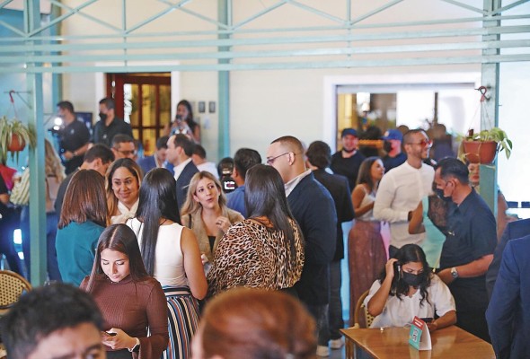 Invitados especiales se reunieron en el restaurante Maito para el lanzamiento de la app. Invitados especiales se reunieron en el restaurante Maito para el lanzamiento de la app.
