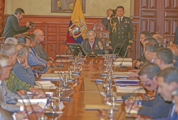 El presidente ecuatoriano Guillermo Lasso convocó el jueves al Consejo de Seguridad Pública y del Estado para tratar el tema de la violencia en el país. El presidente ecuatoriano Guillermo Lasso convocó el jueves al Consejo de Seguridad Pública y del Estado para tratar el tema de la violencia en el país.