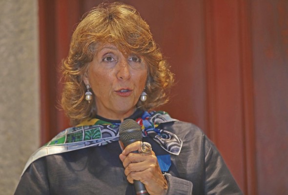 Gobierno francés condecora a Pituka Ortega de Heibron Gobierno francés condecora a Pituka Ortega de Heibron