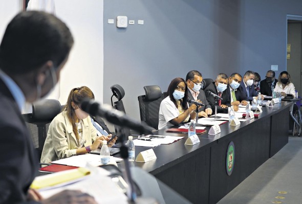FCC compareció ante la Asamblea Nacional para responder un cuestionario. FCC compareció ante la Asamblea Nacional para responder un cuestionario.