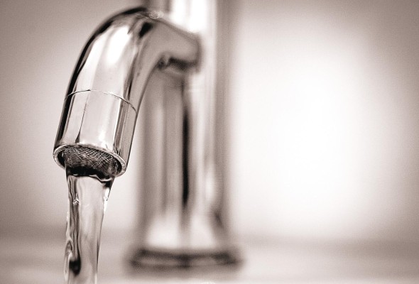 La huella hídrica sirve para que quienes utilicemos agua dulce en nuestras actividades diarias, tomemos conciencia de su consumo. La huella hídrica sirve para que quienes utilicemos agua dulce en nuestras actividades diarias, tomemos conciencia de su consumo.