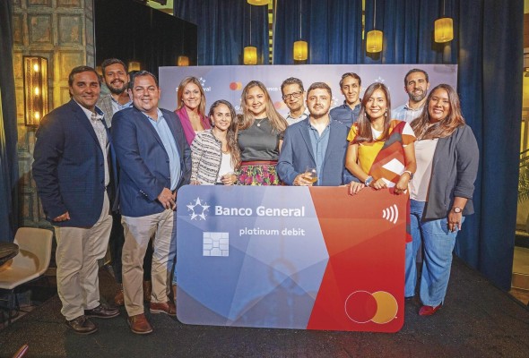 Banco General y Mastercard lanzan la nueva Mastercard Débito Platinum Banco General y Mastercard lanzan la nueva Mastercard Débito Platinum