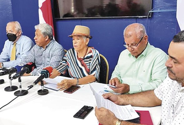 Representantes de Conato durante la conferencia de prensa de este miércoles. Representantes de Conato durante la conferencia de prensa de este miércoles.
