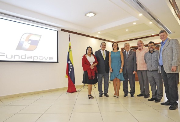 Eliana Pantoja, Raúl Montenegro Diviazo, Fabiola Zavarce, Arturo Vallarino, Ronald Figueroa, Roberto Arias y Emilio Spano Eliana Pantoja, Raúl Montenegro Diviazo, Fabiola Zavarce, Arturo Vallarino, Ronald Figueroa, Roberto Arias y Emilio Spano