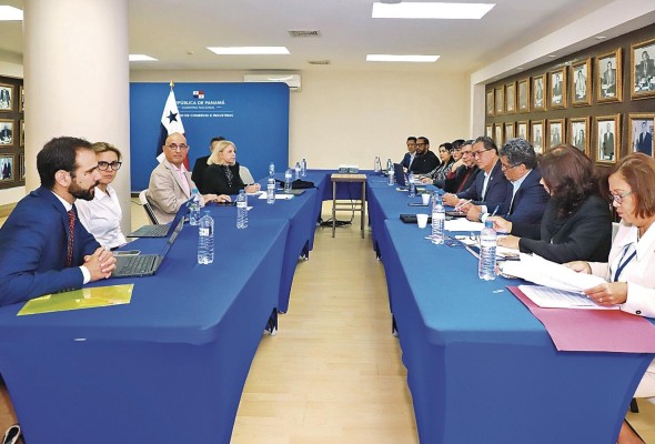 El Mici y el Banco Mundial dialogan sobre estrategia país para la atracción de inversión extranjera. El Mici y el Banco Mundial dialogan sobre estrategia país para la atracción de inversión extranjera.