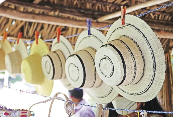 El sombrero es una de las artesanías propias del coclesano. El sombrero es una de las artesanías propias del coclesano.