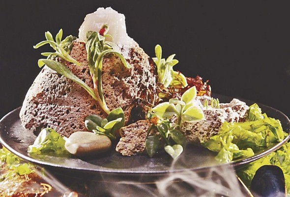 En el plato 'El desastre' vemos un ejemplo de cómo realmente es trabajar bajo presión en una cocina profesional. En el plato 'El desastre' vemos un ejemplo de cómo realmente es trabajar bajo presión en una cocina profesional.