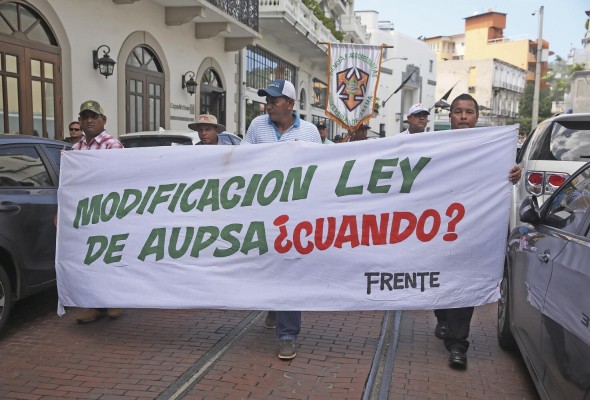 La próxima reunión de la subcomisión será el 2 de diciembre, pero no en sesiones extraordinarias. La próxima reunión de la subcomisión será el 2 de diciembre, pero no en sesiones extraordinarias.