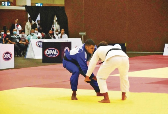 Ortega comenzó su trayectoria en competencias internacionales a los 13 años. Ortega comenzó su trayectoria en competencias internacionales a los 13 años.