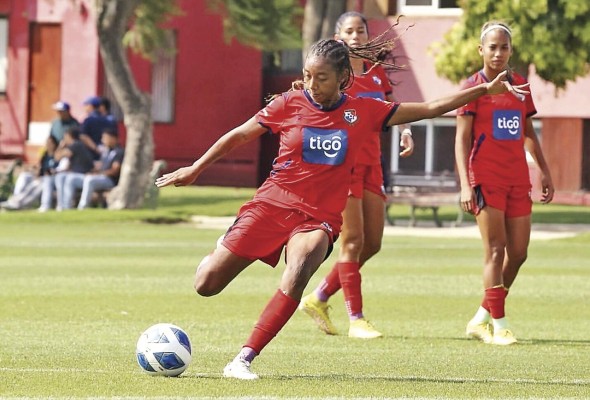 Sus pasos dentro de la cancha los ha dado con Brujas, Panamá Oeste, Club Atlético Independiente y Universitario de Coclé Sus pasos dentro de la cancha los ha dado con Brujas, Panamá Oeste, Club Atlético Independiente y Universitario de Coclé