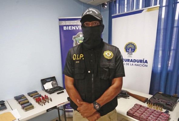 Decenas de armas fueron confiscadas en la 'Operación Furia', este martes. Decenas de armas fueron confiscadas en la 'Operación Furia', este martes.