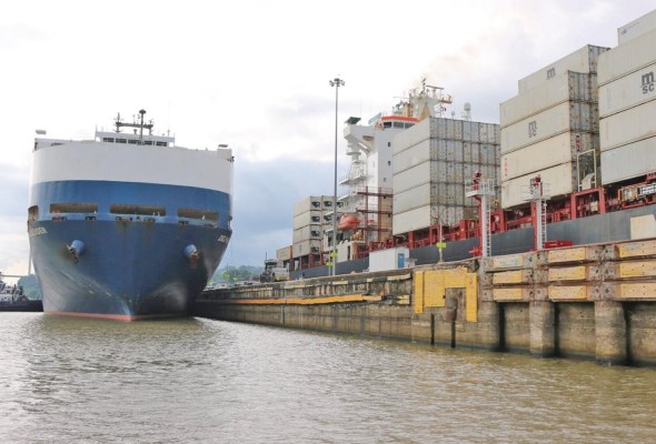 El Canal de Panamá es uno de los principales íconos. El Canal de Panamá es uno de los principales íconos.