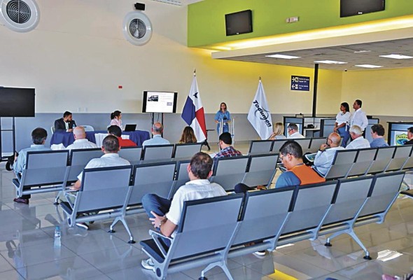 Los representantes de cada empresa asistieron este martes e hicieron una inspección en la terminal. Los representantes de cada empresa asistieron este martes e hicieron una inspección en la terminal.