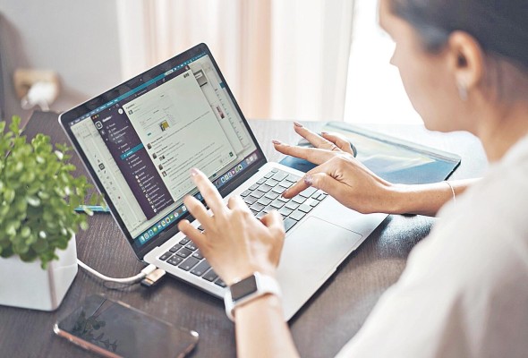 El aumento de contagios de la variante ómicron reactiva la tendencia al trabajo remoto, aunque no alcanza máximos en Alemania. El aumento de contagios de la variante ómicron reactiva la tendencia al trabajo remoto, aunque no alcanza máximos en Alemania.