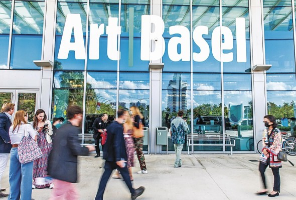Art Basel cumple 20 años cargados de espíritu festivo en Miami Beach Art Basel cumple 20 años cargados de espíritu festivo en Miami Beach