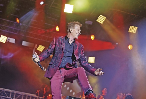 Cantante Emmanuel. Cantante Emmanuel.